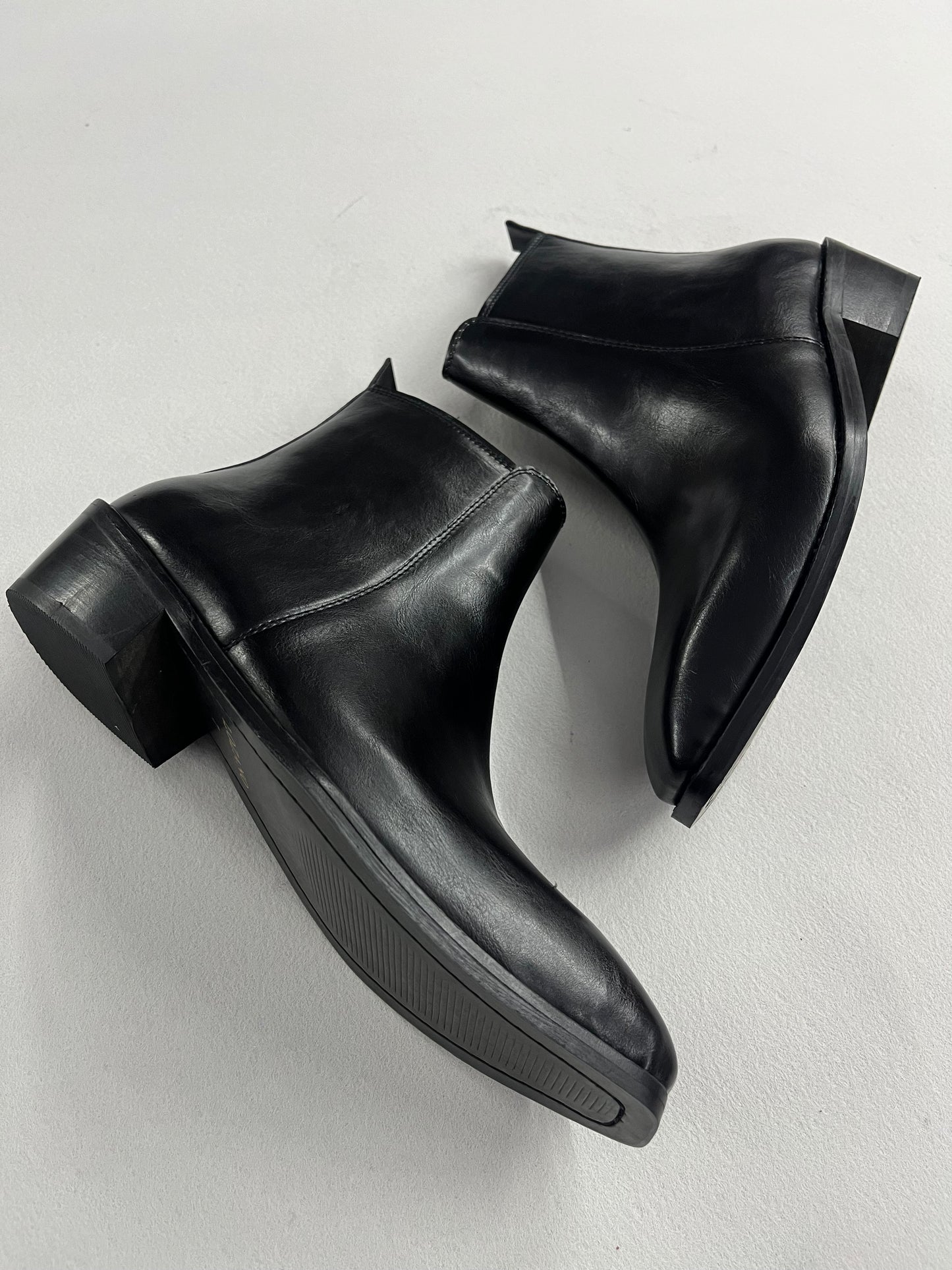 Classic Italian cut leather boots