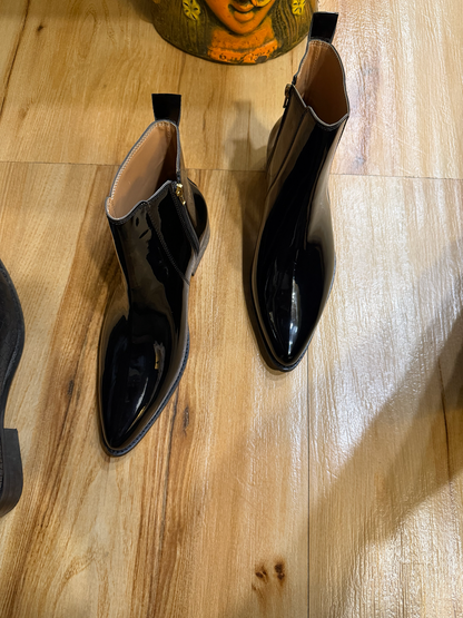 THE NOIR – Black Patent Leather Pointed Toe Boots