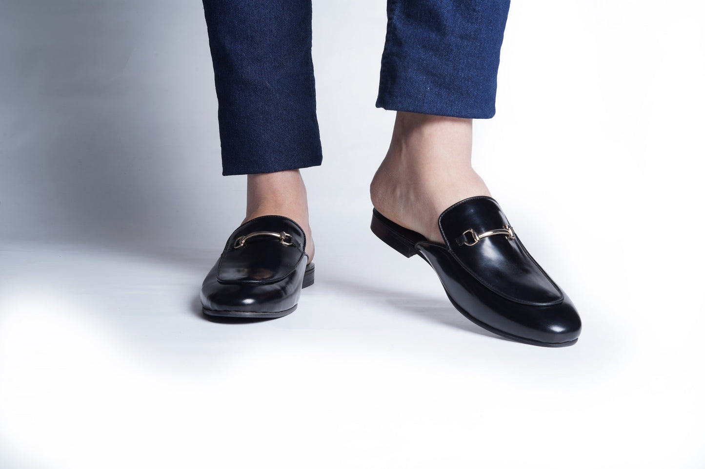 SMOOTH LEATHER MULES - BLACK